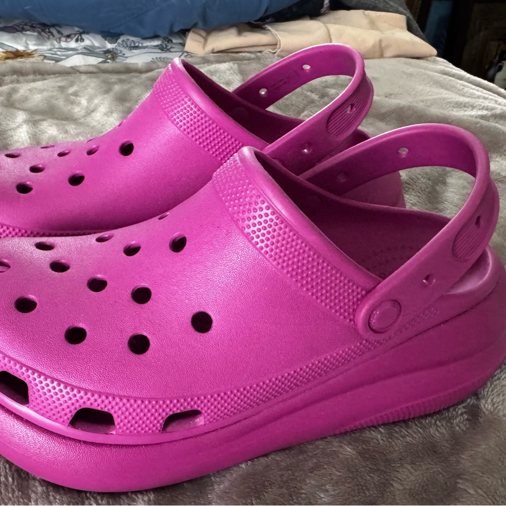 Crocs Women’s Classic Platform Clog - Pink - Picture 3 of 5
